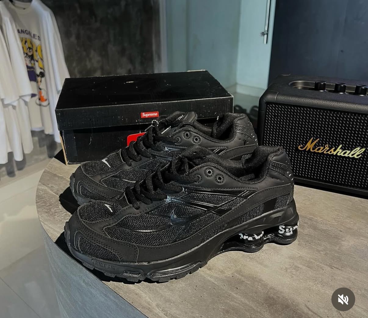 Ni-ke Shox 2025 “Triple Black Supreme”