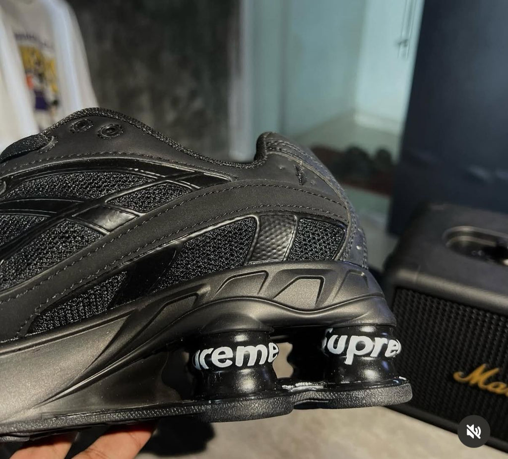 Ni-ke Shox 2025 “Triple Black Supreme”