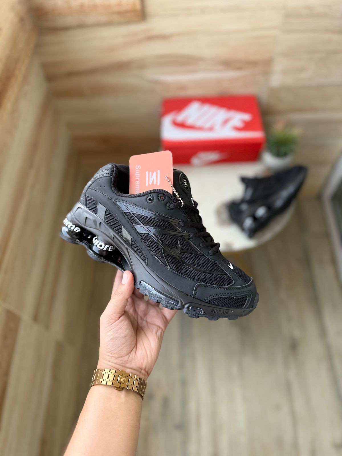 Ni-ke Shox 2025 “Triple Black Supreme”