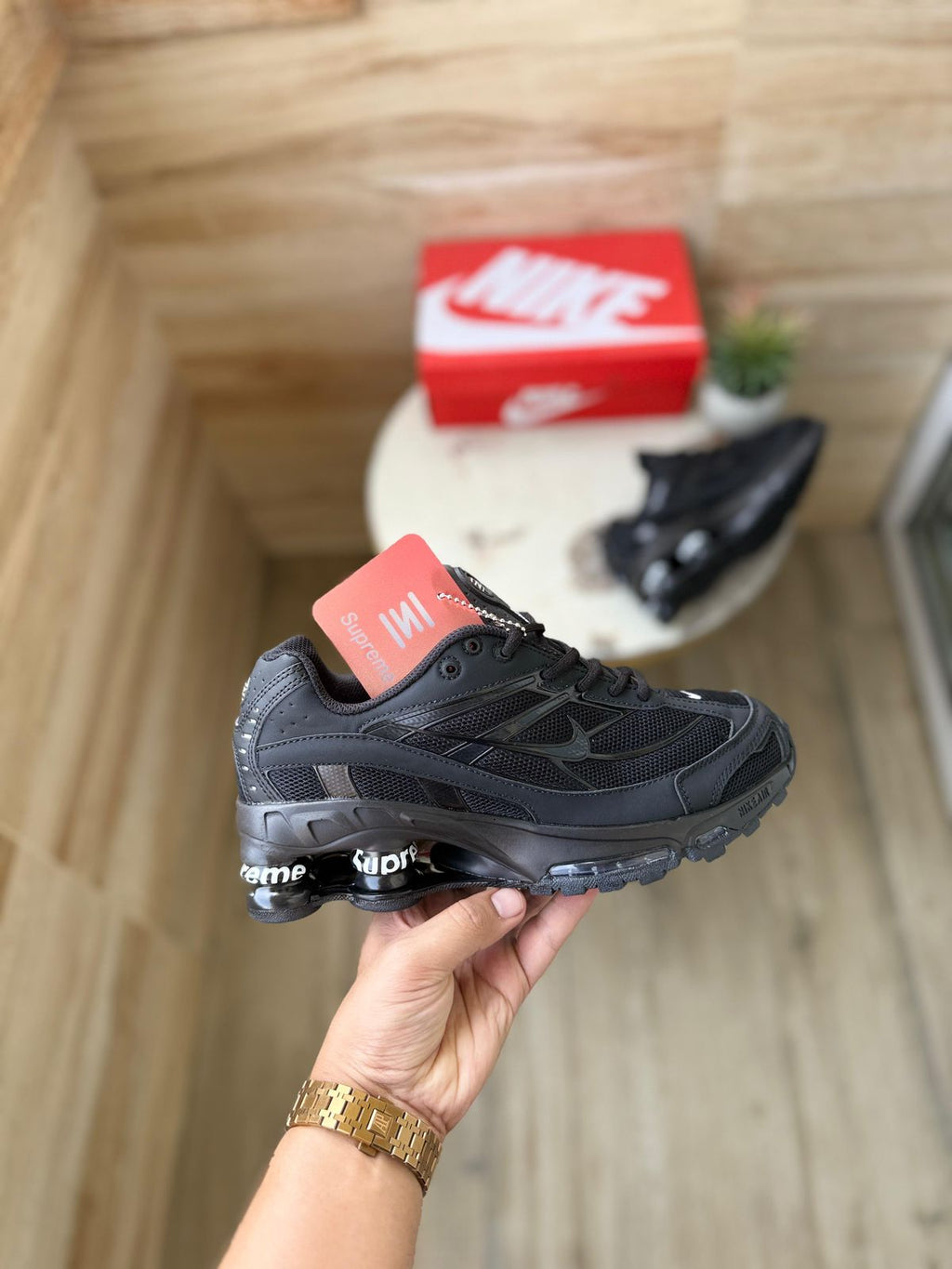 Ni-ke Shox 2025 “Triple Black Supreme”