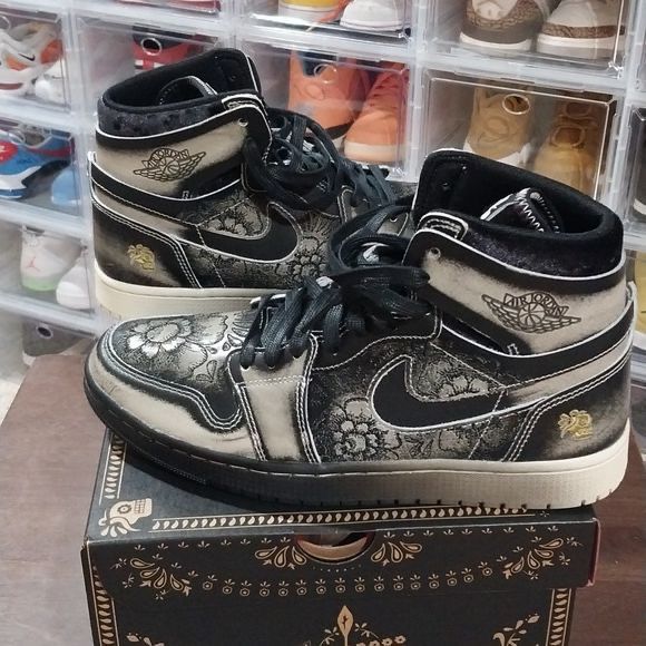 Air Jor-dan Retro 1 Mid CMFT Zoom