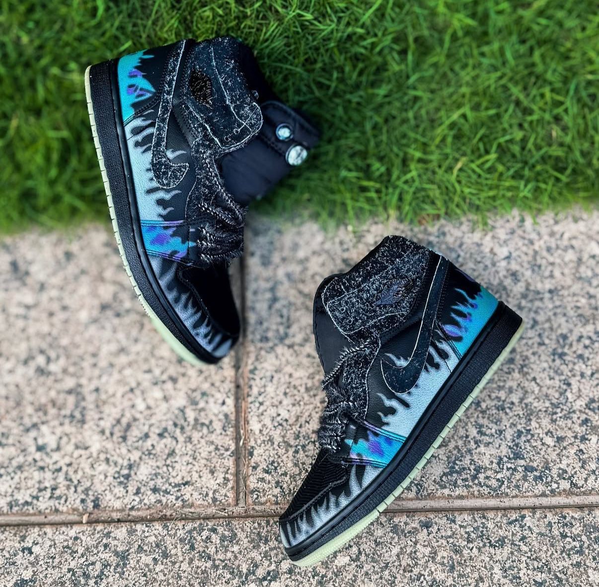 Air Jor-dan 1 Mid “Halloween Black Cat”