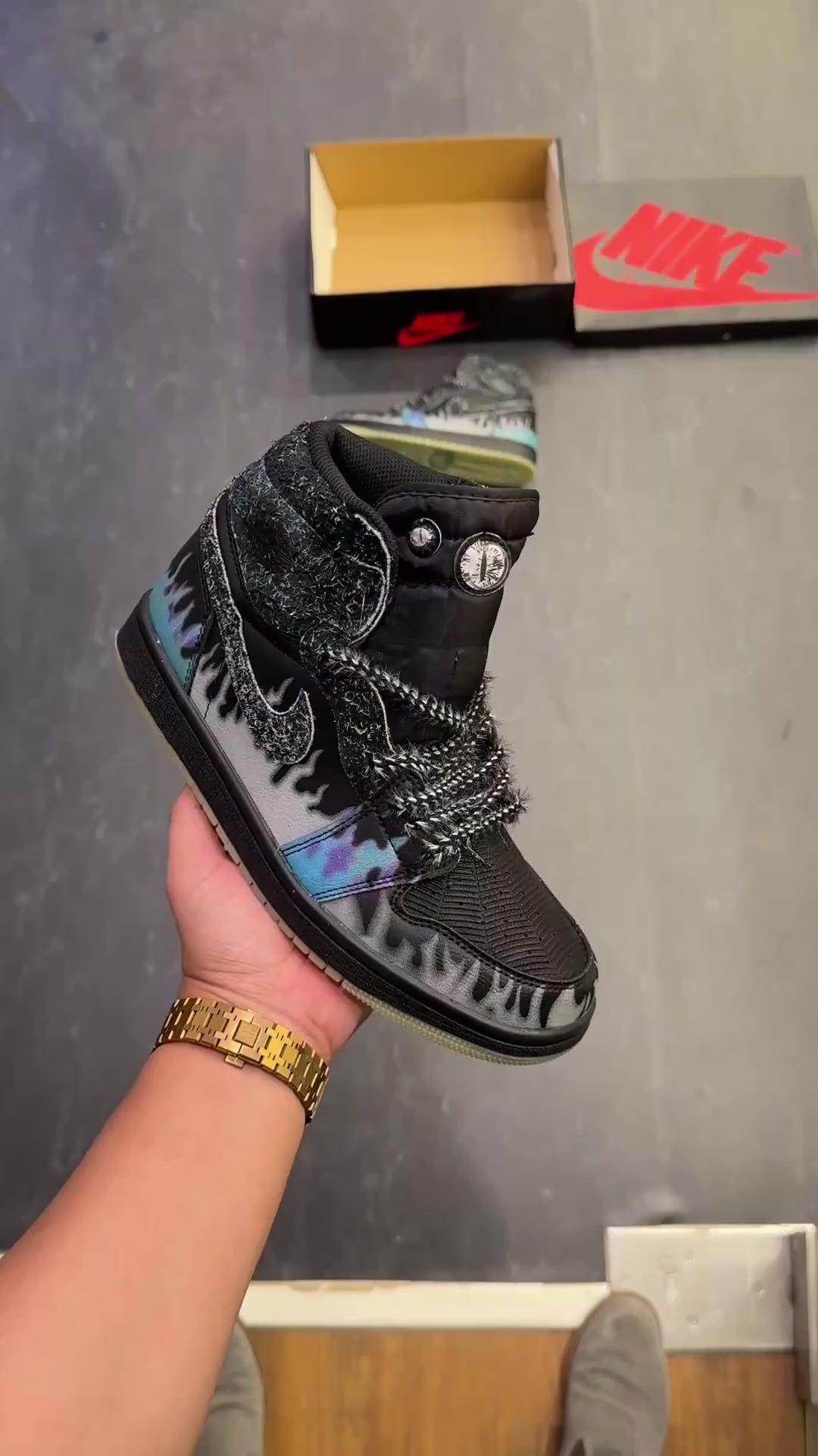 Air Jor-dan 1 Mid “Halloween Black Cat”