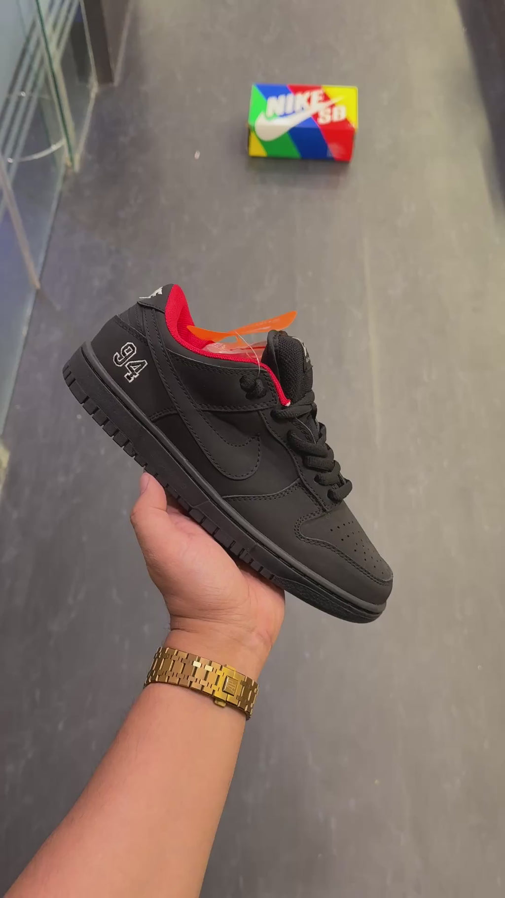 Ni-ke SB Dunk “Supreme Bred 2025”